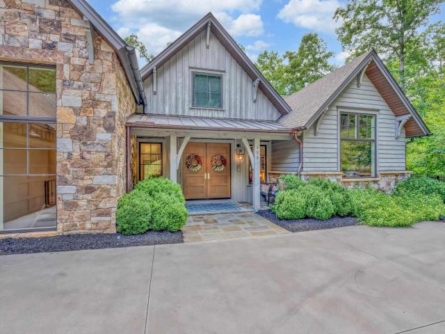House for sale in Six Mile Run, South Carolina
