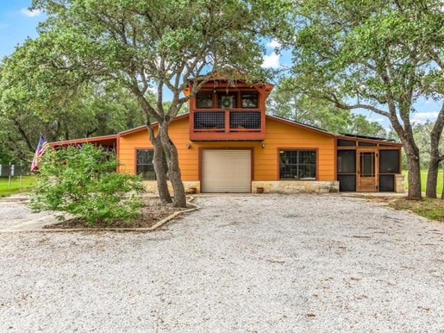 House for sale in Bandera, Bandera County