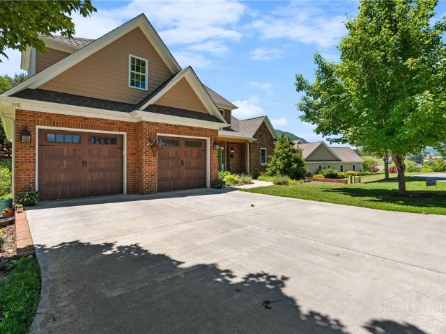 House for sale in Jefferson, North Carolina