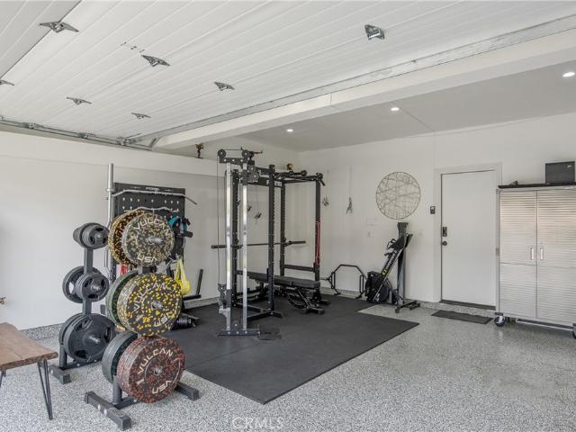 Condo for sale in Oak Park, California