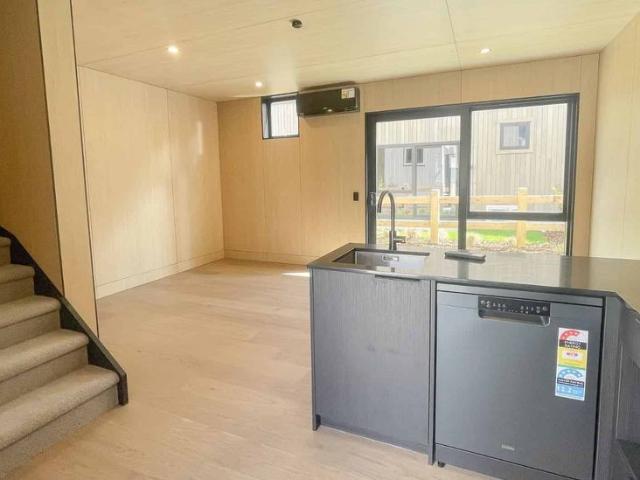 Townhouse for rent in Otakou