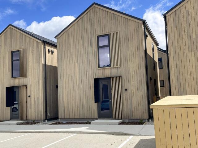 Townhouse for rent in Otakou