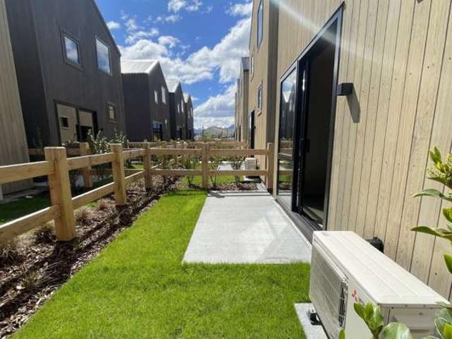 Townhouse for rent in Otakou