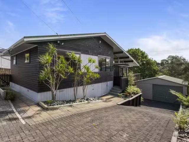 House for rent in Oratia
