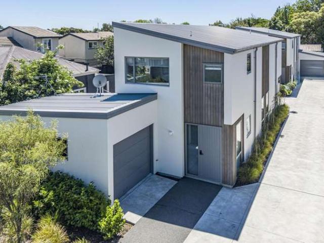 Townhouse for sale in Heathcote, Canterbury