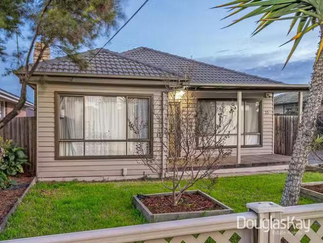 Apartment for rent in Sunshine North