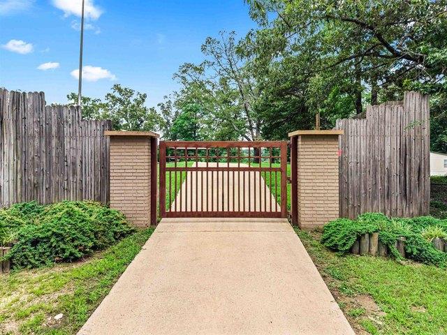House for sale in Ark
