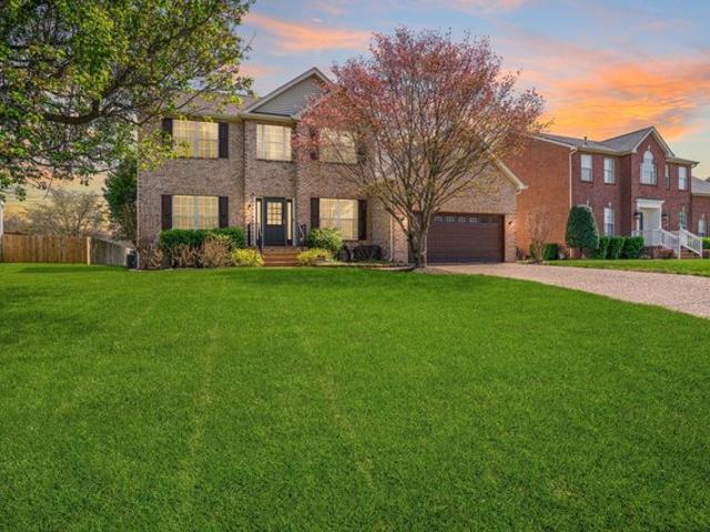 House for sale in Hendersonville, Middle Tennessee