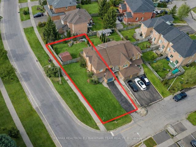 Townhouse for sale in Woburn, Ontario