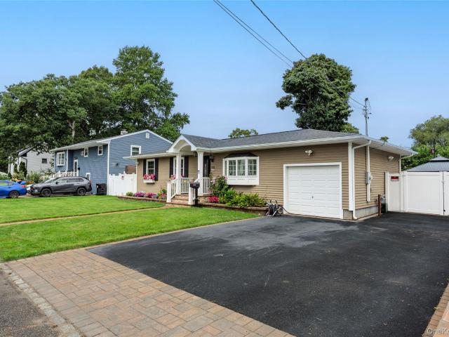 House for sale in Bohemia, New York