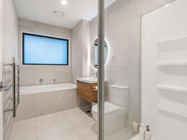 Apartment for sale in Paremoremo