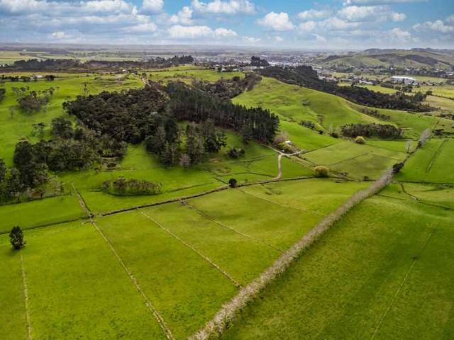 Property for sale in Fairburn, Northland