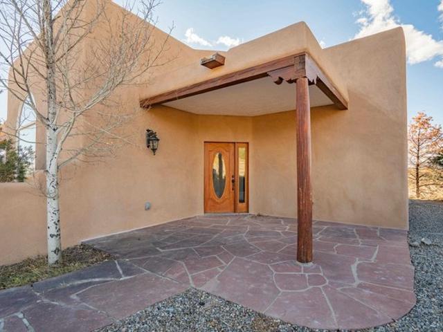House for sale in Arroyo Hondo, New Mexico