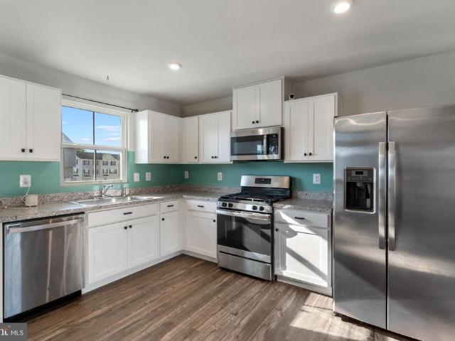 Townhouse for sale in Falling Waters, West Virginia