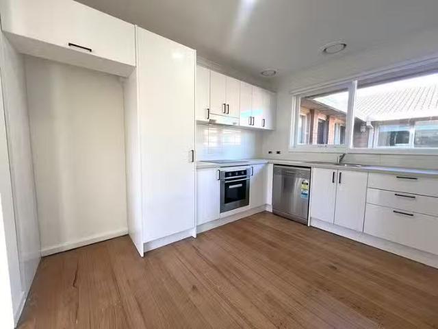 Apartment for rent in Airport West, Victoria