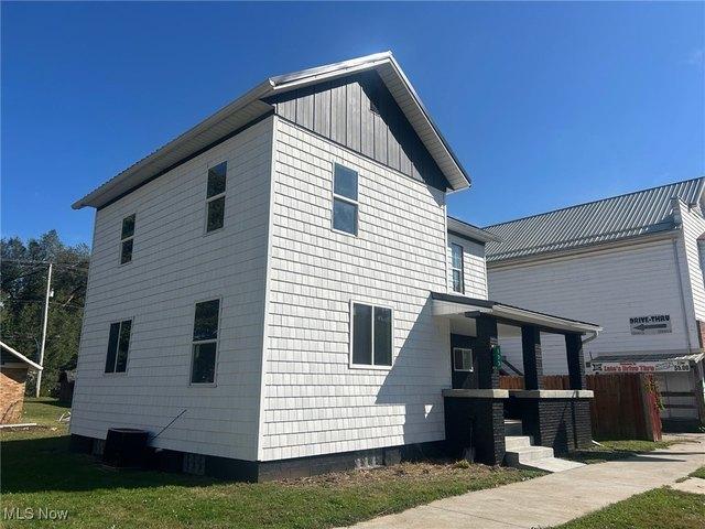 House for sale in Tuscarawas, Ohio