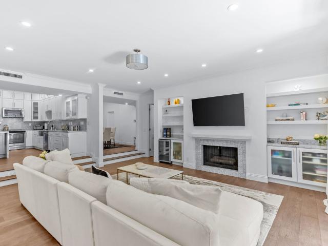 Condo for rent in Beverly Hills