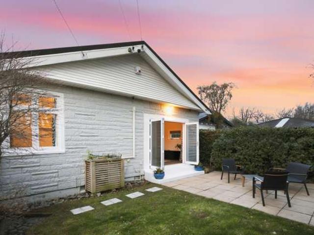 House for sale in Chaslands, Canterbury