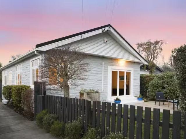 House for sale in Chaslands, Canterbury