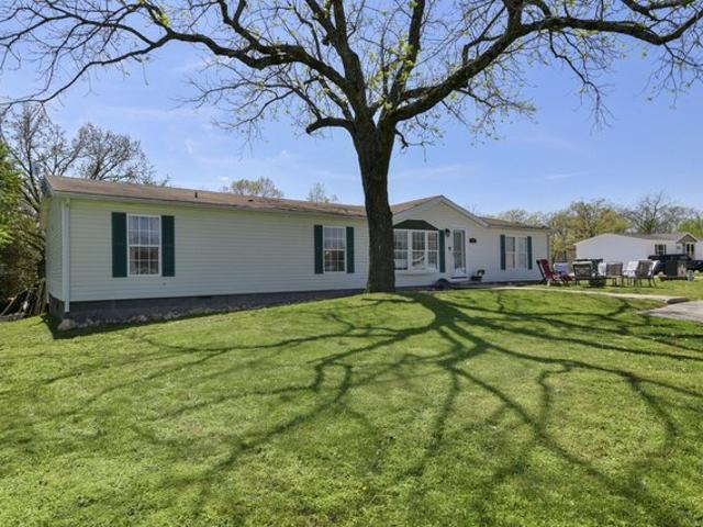 House for sale in Stone, Missouri