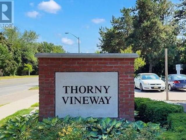 Townhouse for sale in Woburn, Ontario