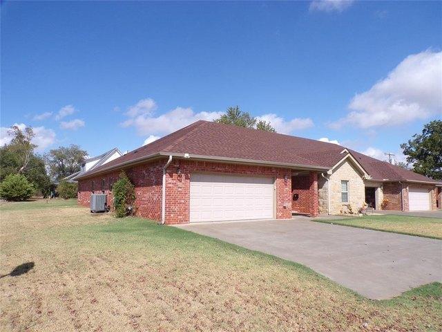 Townhouse for sale in Hydro, Caddo County