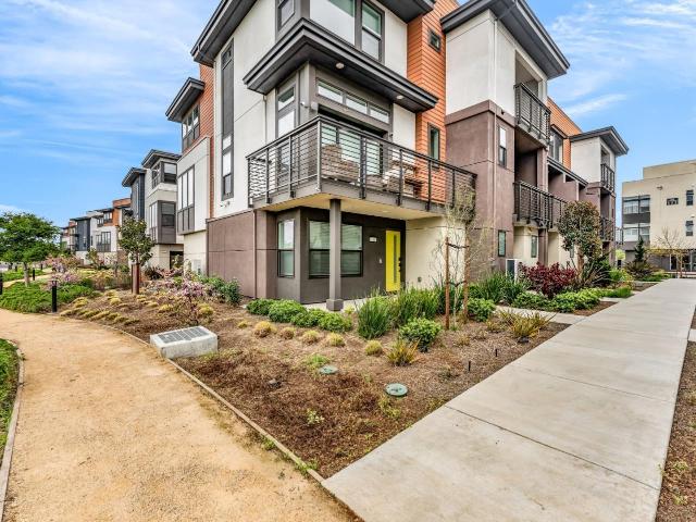 Townhouse for sale in San Mateo