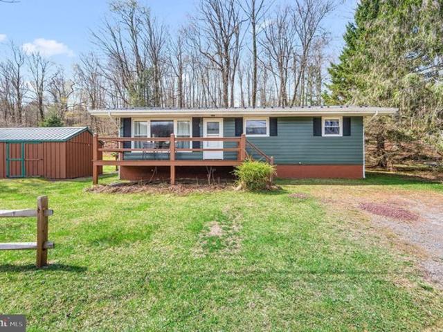 House for sale in Canadensis, Pennsylvania