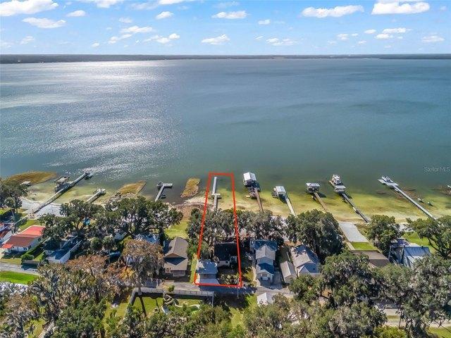 House for sale in Ocklawaha, Florida