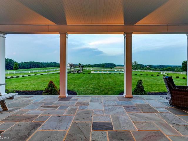 House for sale in Hydes