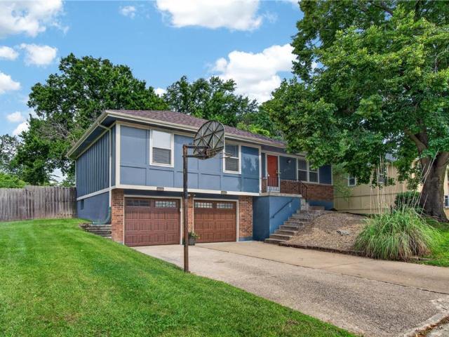 House for sale in Grandview, Missouri