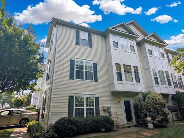 Townhouse for sale in Virginia
