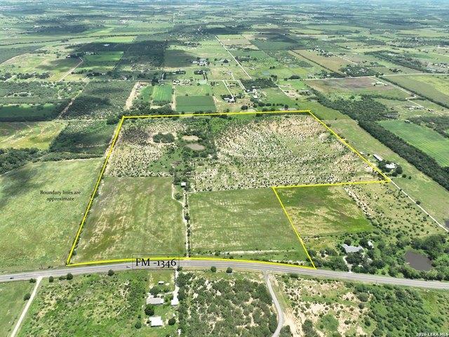 Farm for sale in Saint Hedwig, Texas