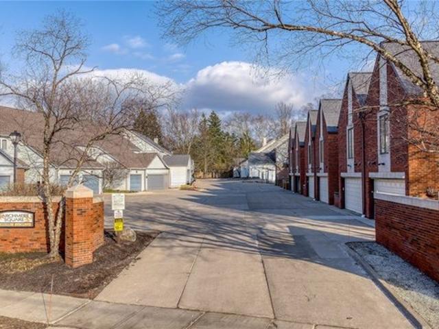 Condo for sale in Shaker Heights, Ohio