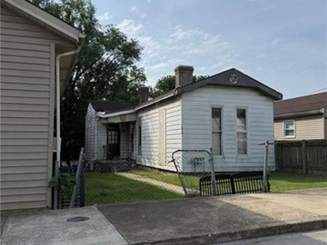 House for sale in New Albany, Indiana