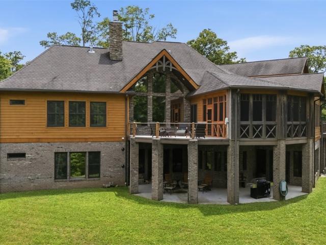 House for sale in Elizabeth, West Virginia