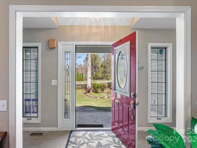 House for sale in Saluda