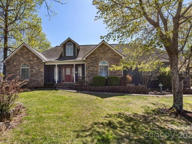 House for sale in Saluda