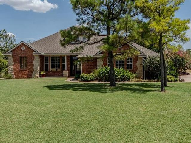 House for sale in Yukon, Oklahoma
