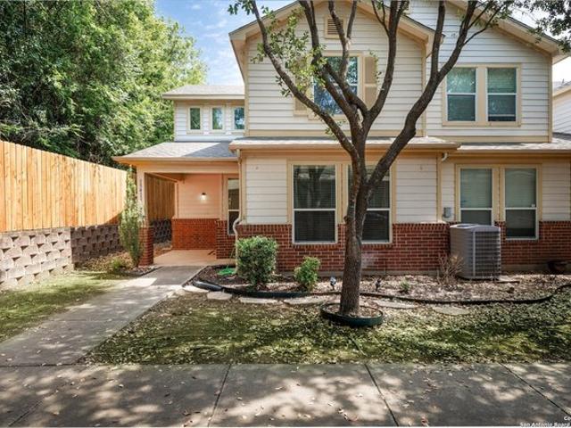 Townhouse for sale in Leesville, Texas