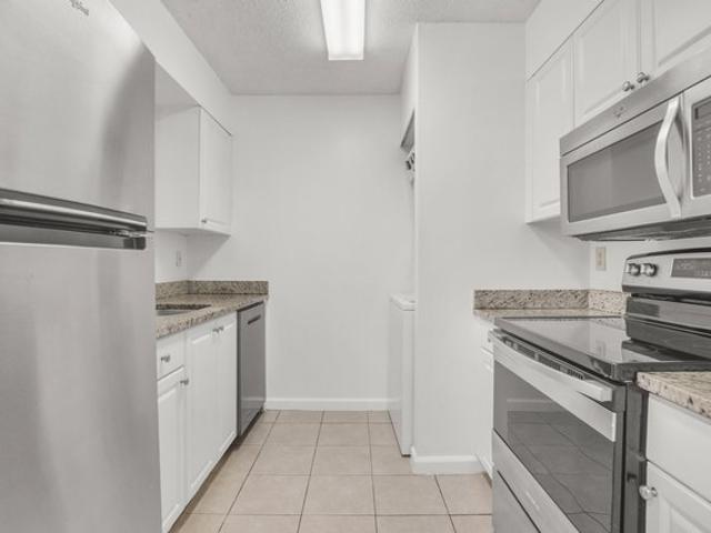 Condo for sale in Dania, Florida