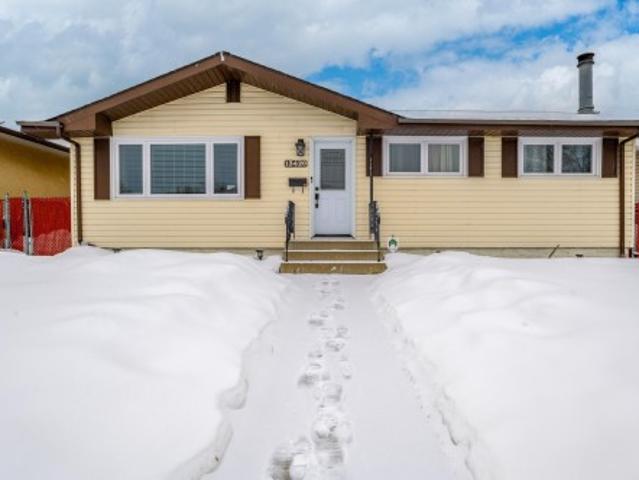 House for sale in Wedgewood, Alberta