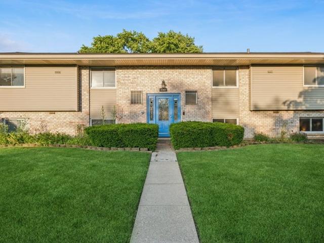 Condo for sale in Saint Charles, Iowa