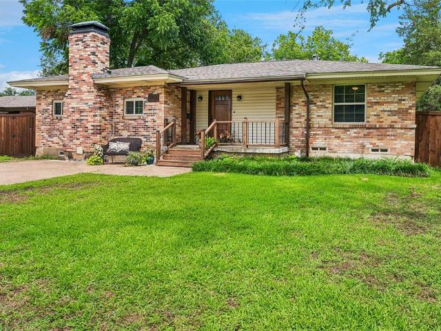 House for sale in Farmers Branch, Texas