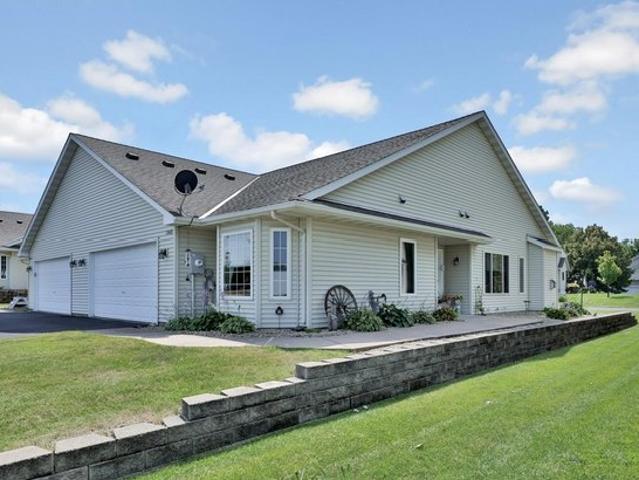 Townhouse for sale in Lindstrom, Minnesota