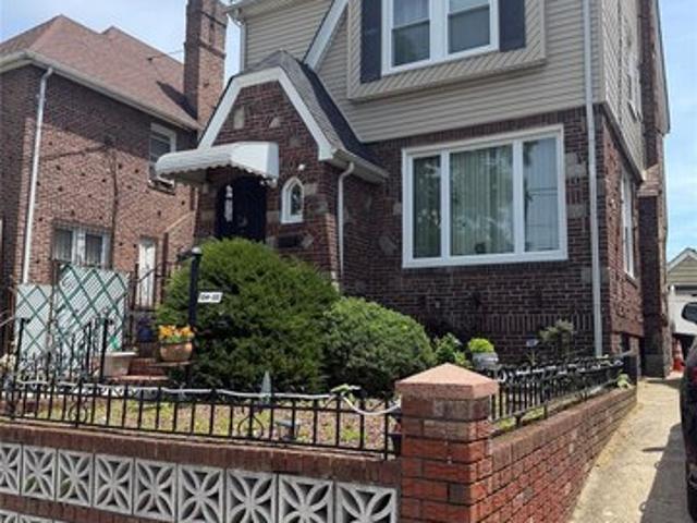 House for sale in Queens, Arverne