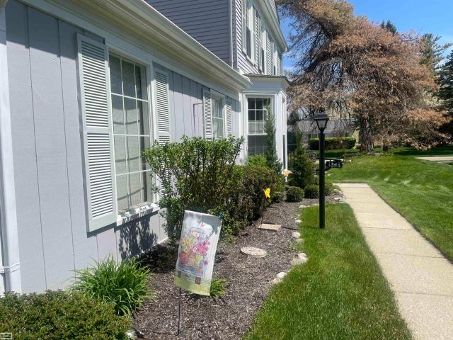 Condo for sale in Rochester Hills, Michigan