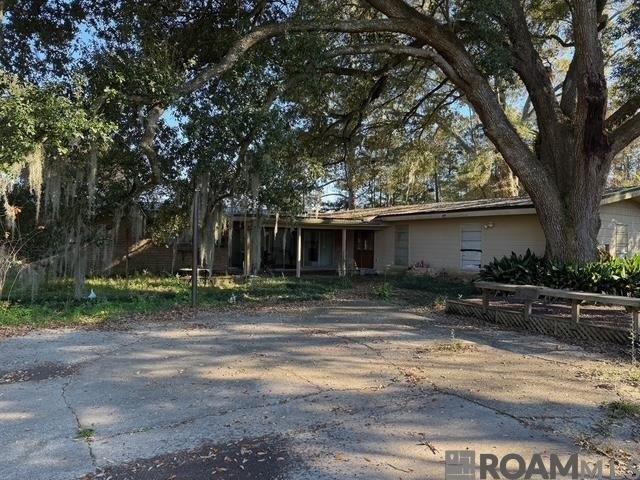 House for sale in Feliciana, Baker