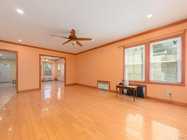 House for sale in Queens, Arverne