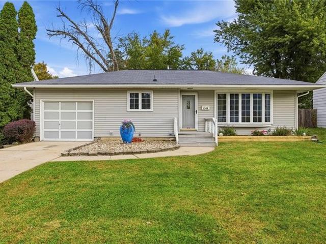 House for sale in Cedar Rapids, Linn County